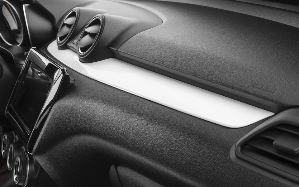 swift_white-dash-insert