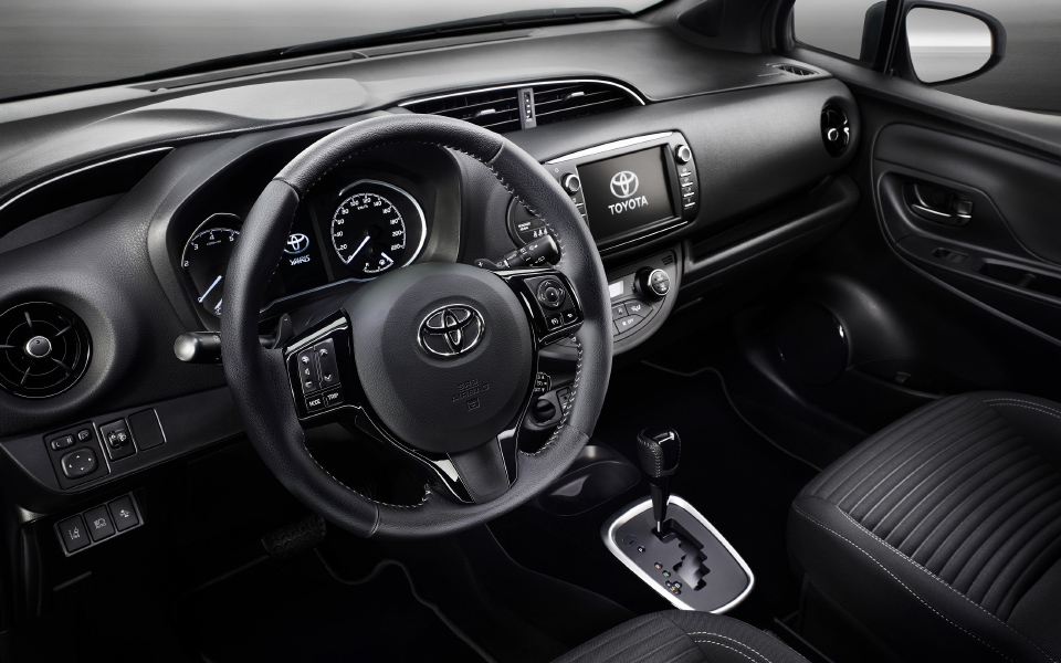 toyota-yaris-bitone-interieur-5-final-rgb-3