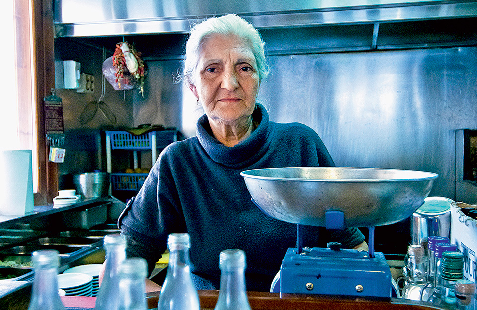 volos-tsipouradiko-marina-5