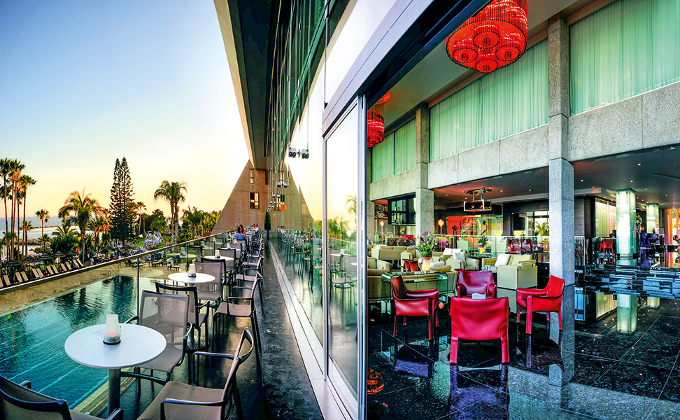 lobby---terrace--pool-3