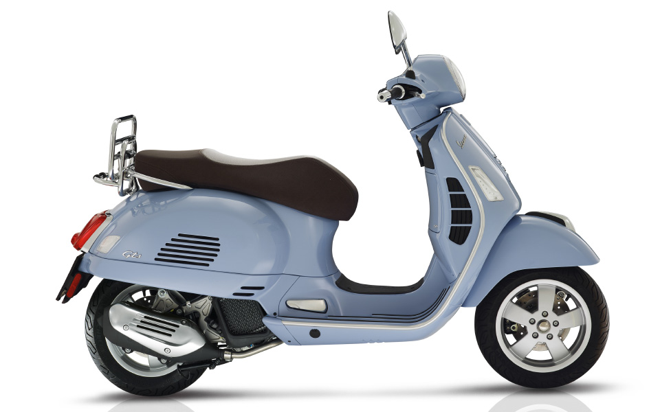 01-vespa-gts-150