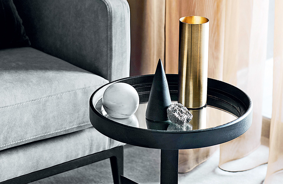 jackalope_room_sidetable