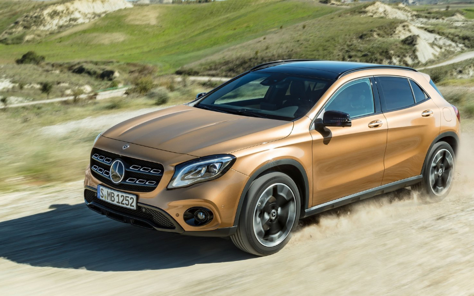 mercedes-benz-gla-2018-1600-0e