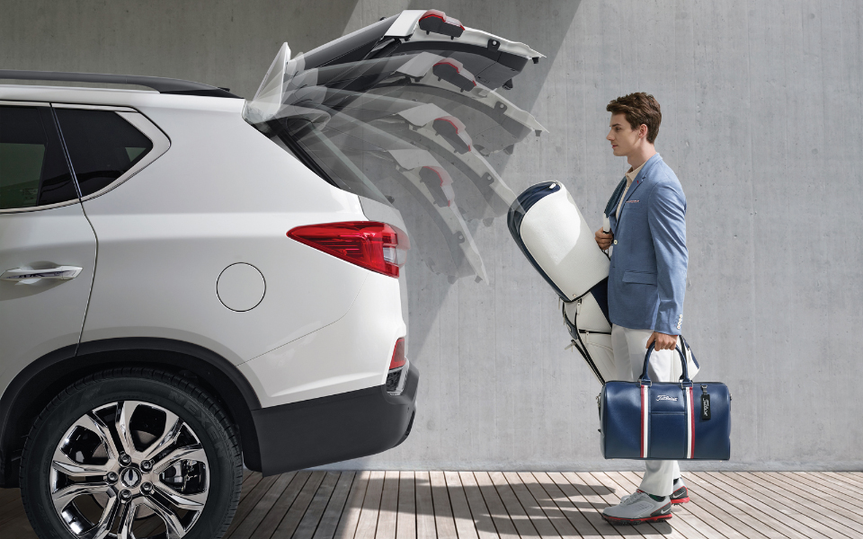 new-rexton-smart_tailgate