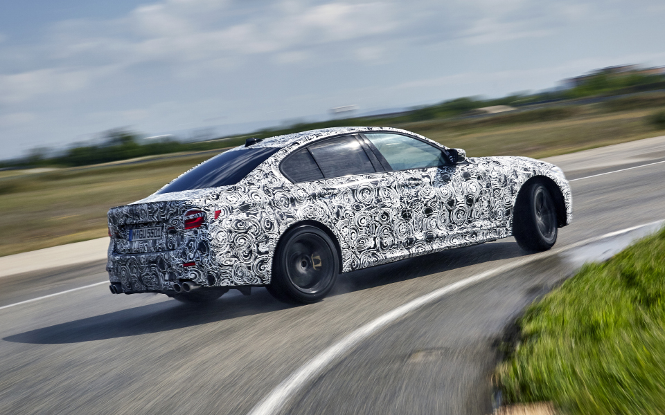 p90257548_highres_the-new-bmw-m5-with-