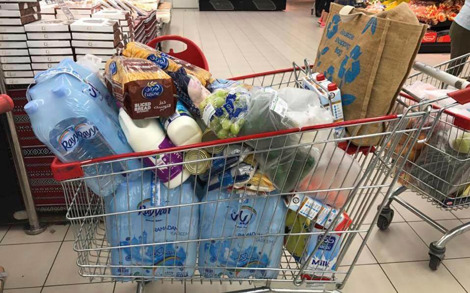 Πανικός στα σουπερμάρκετ του Κατάρ (Βίντεο)-3