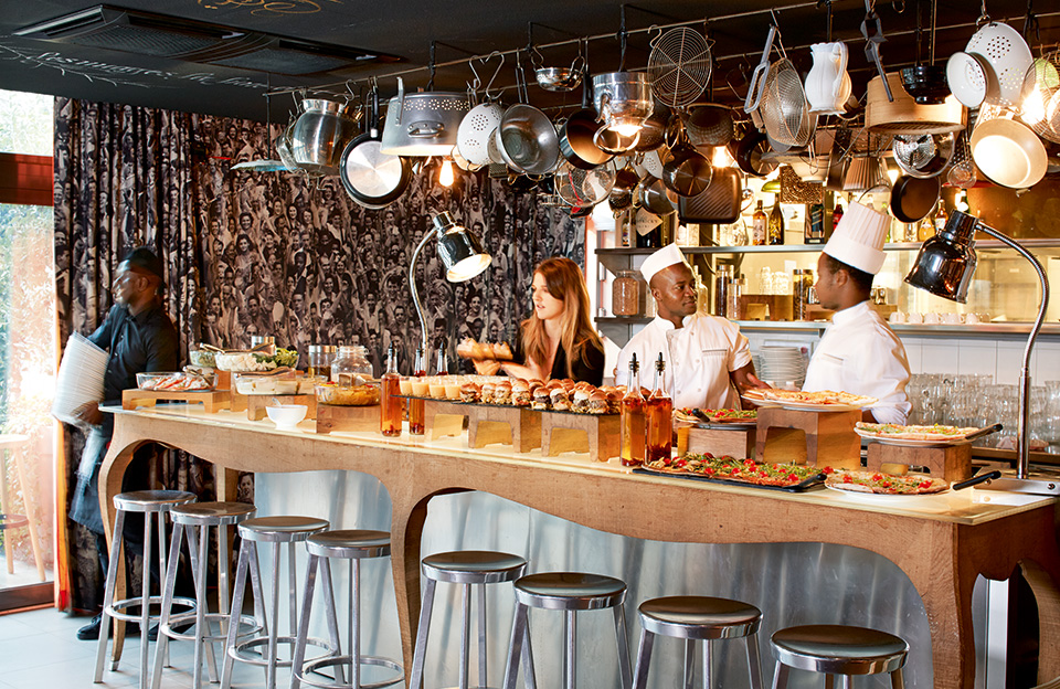 mama-paris-12-14-33599