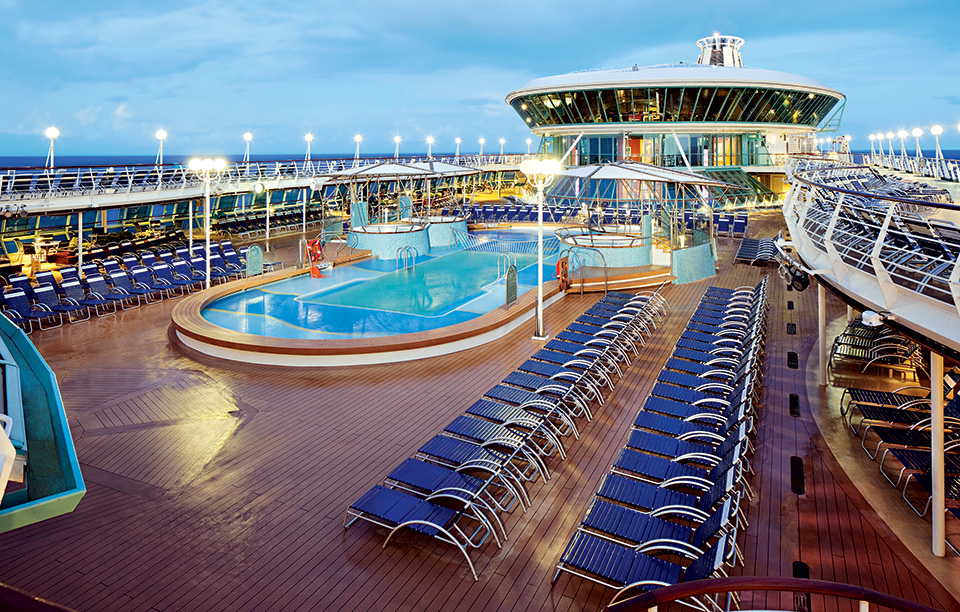 rci_rh-pooldeckfw1_navigator-ths-royal-caribbean-international