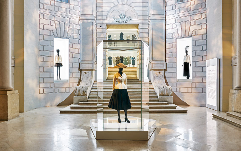 christian-dior_-designer-of-dreams_scenography-4---adrien-dirand