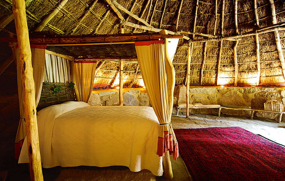 the-roundhouse_bodrifty-farm_-cornwall_roundhouse-bed