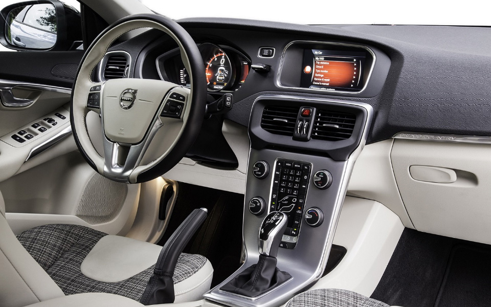 v40-cross-country-t3-15-auto_8