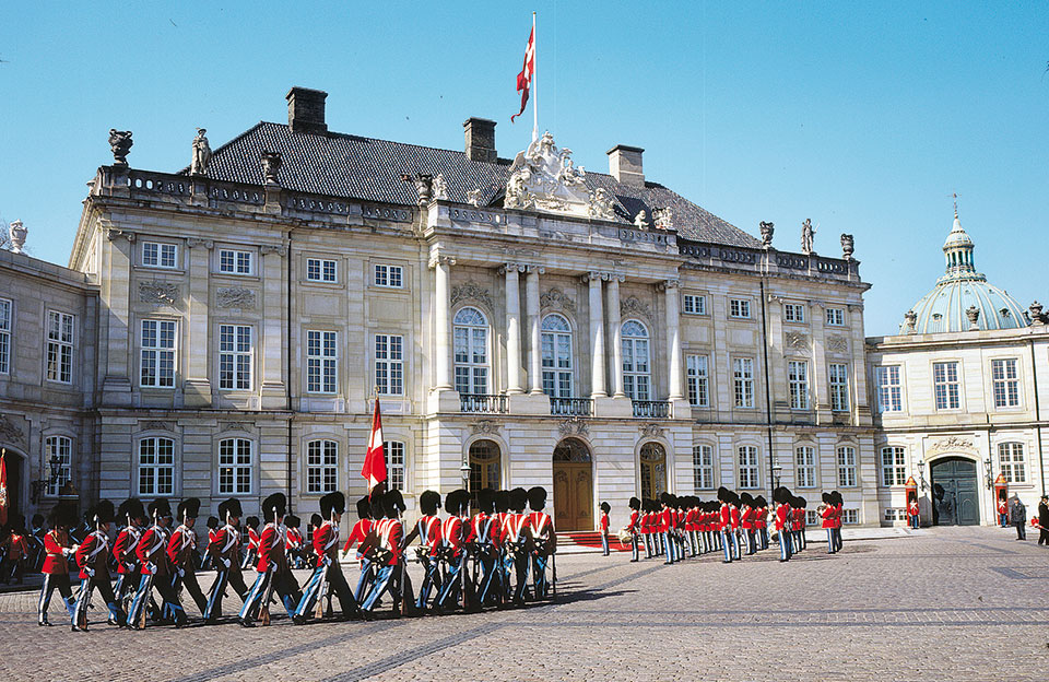 amalienborg_palace_3_photographer_klaus_bentzen
