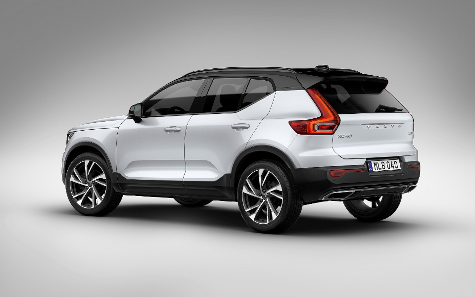 new-volvo-xc40_ext-rear