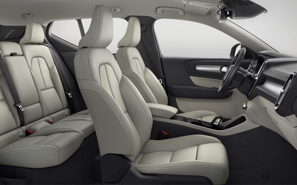 new-volvo-xc40_interior_2