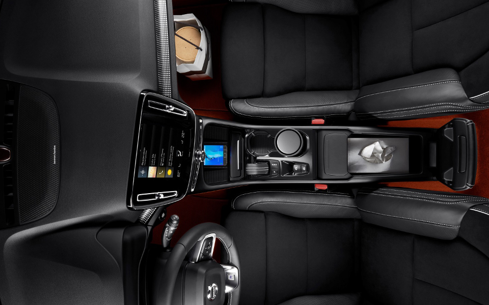 new-volvo-xc40_interior_3