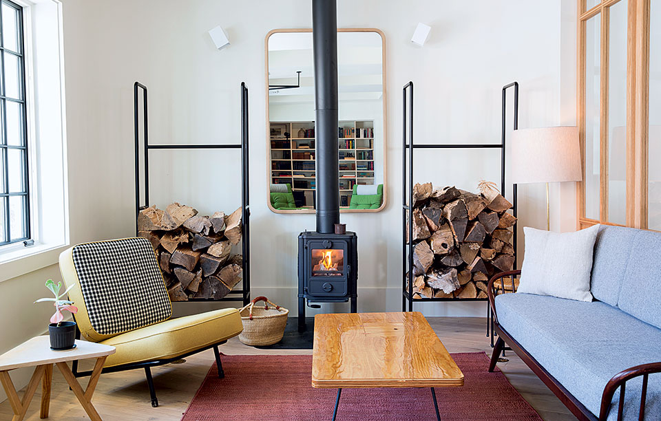 rivertown-lodge-lobby-w--fireplace