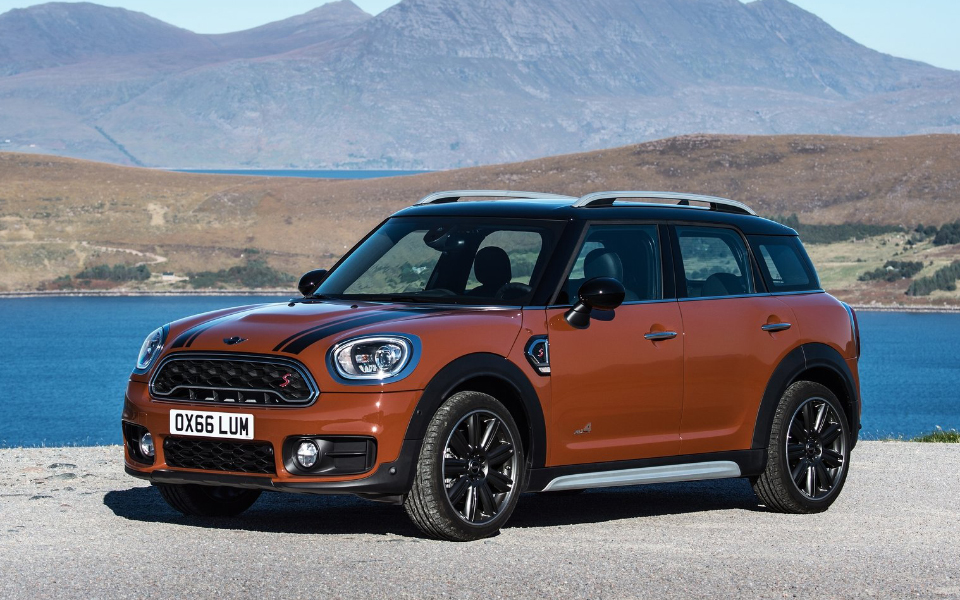 mini-countryman-2017-1600-07