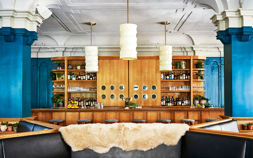 9-studio-restaurant-_-credit-adrian-gaut