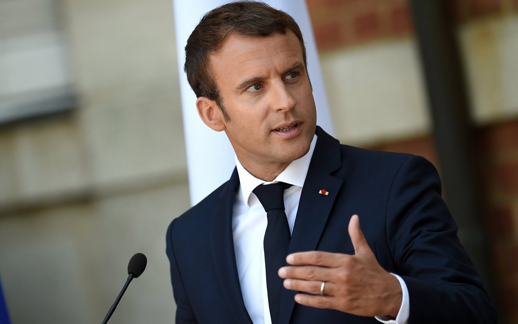 macron222
