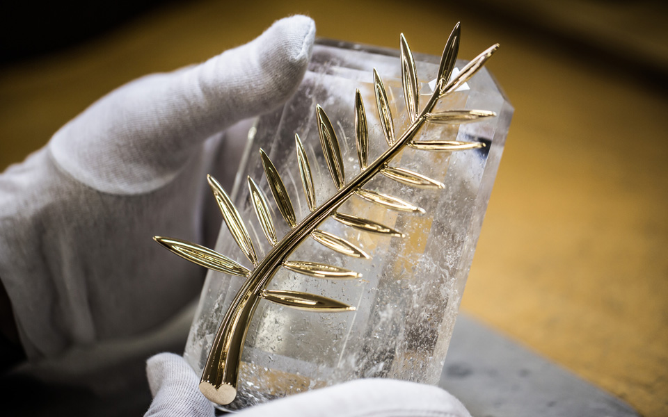 palme-on-its-cristal-base-1