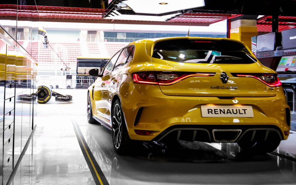 21214163_2018_-_new_renault_m_gane_r_s_trophy_and_the_renault_r_s_18_single-seater