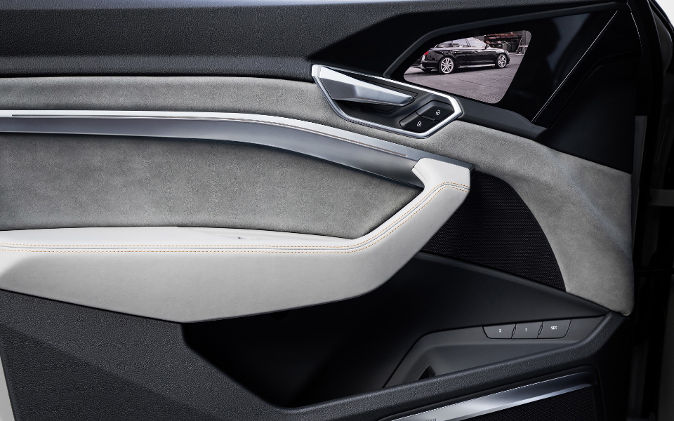 audi-e-tron_interior-1