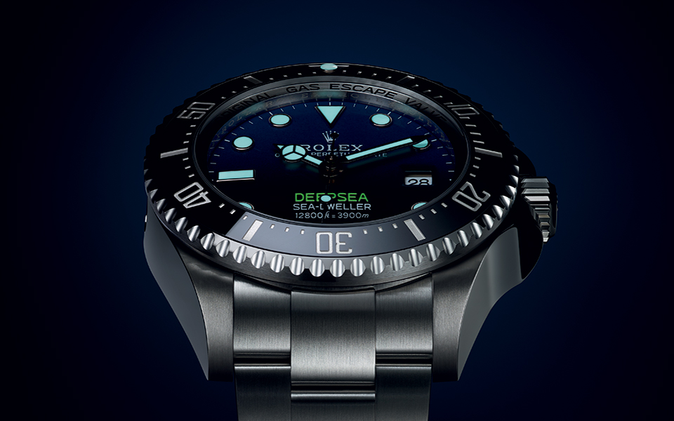 1_m126660-0002_1801ac_002_fond_noir