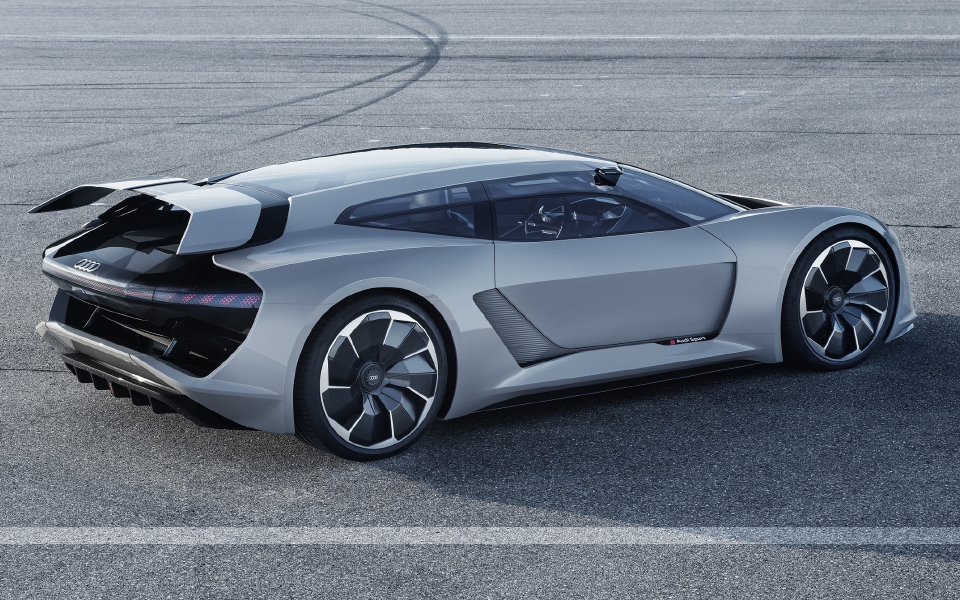 audi-pb18-e-tron_side-view