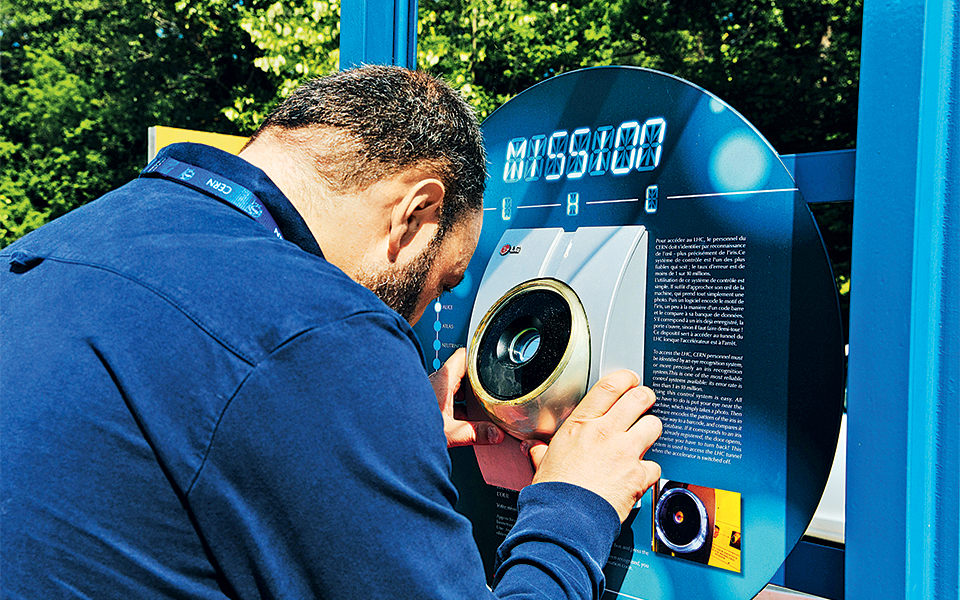 science_tourism_adv03_13_1728286