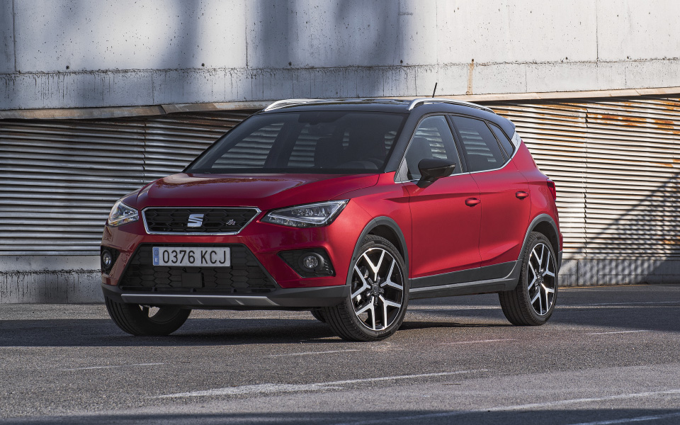 world-premiere-of-the-new-seat-arona-tgi-at-the-paris-motorshow_002_hq