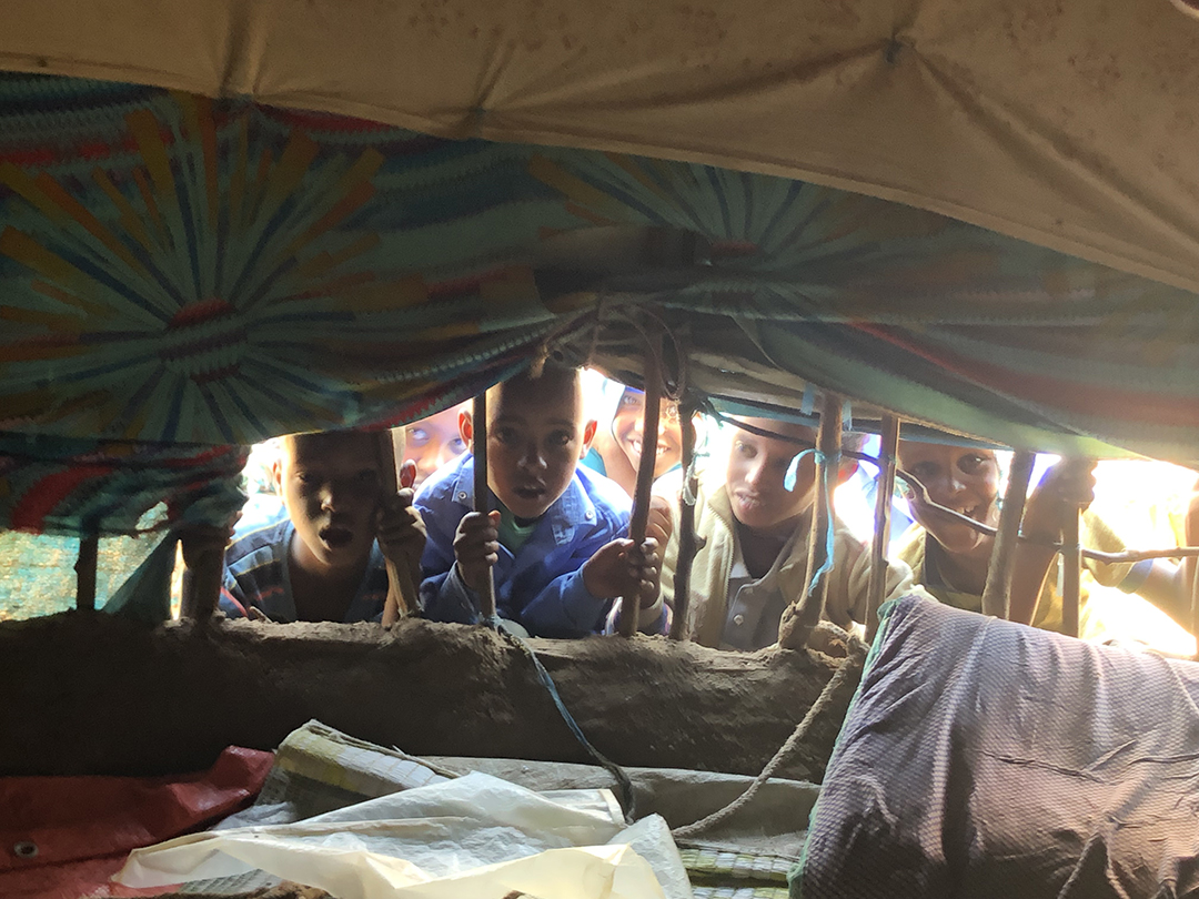 Πρόσφυγες μέσα στην πατρίδα τους-6