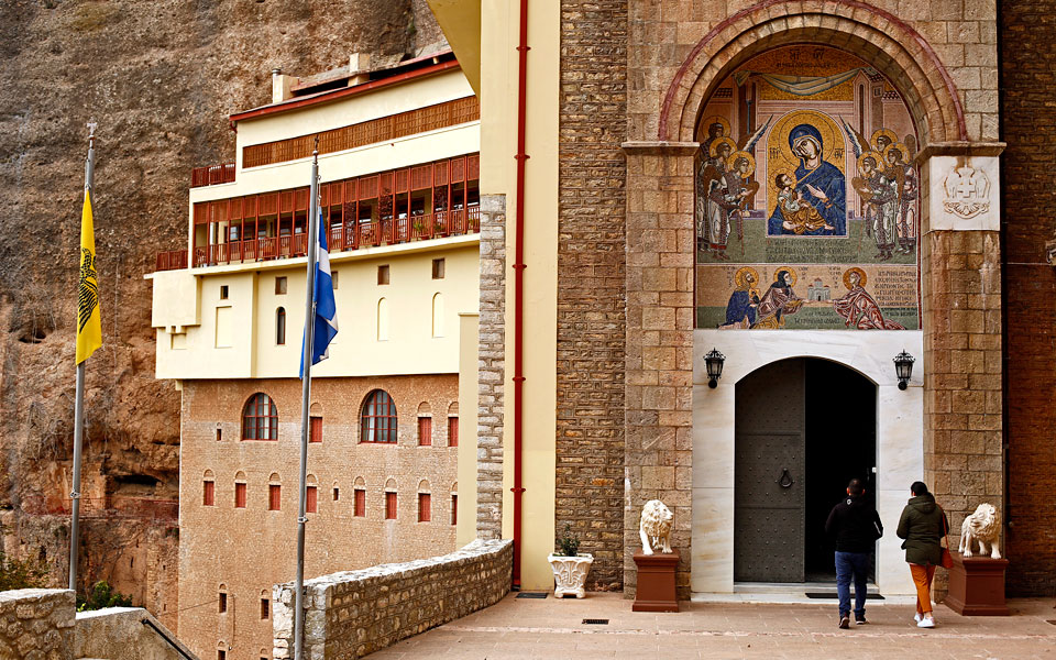 moni--megalou--spilaiou---