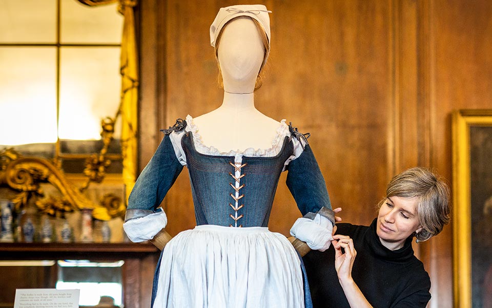 the-favourite-at-kensington-palace-03-c-historic-royal-palaces---richard-lea-hair