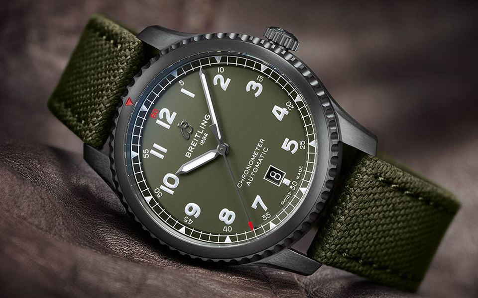 breitling-aviator-8-automatic-41-curtiss-warhawk