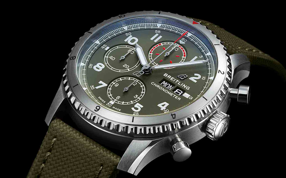 breitling-aviator-8-chronograph-43-curtiss-warhawk