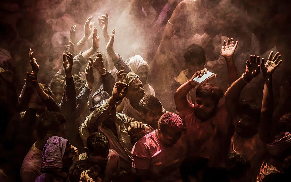 holi-01
