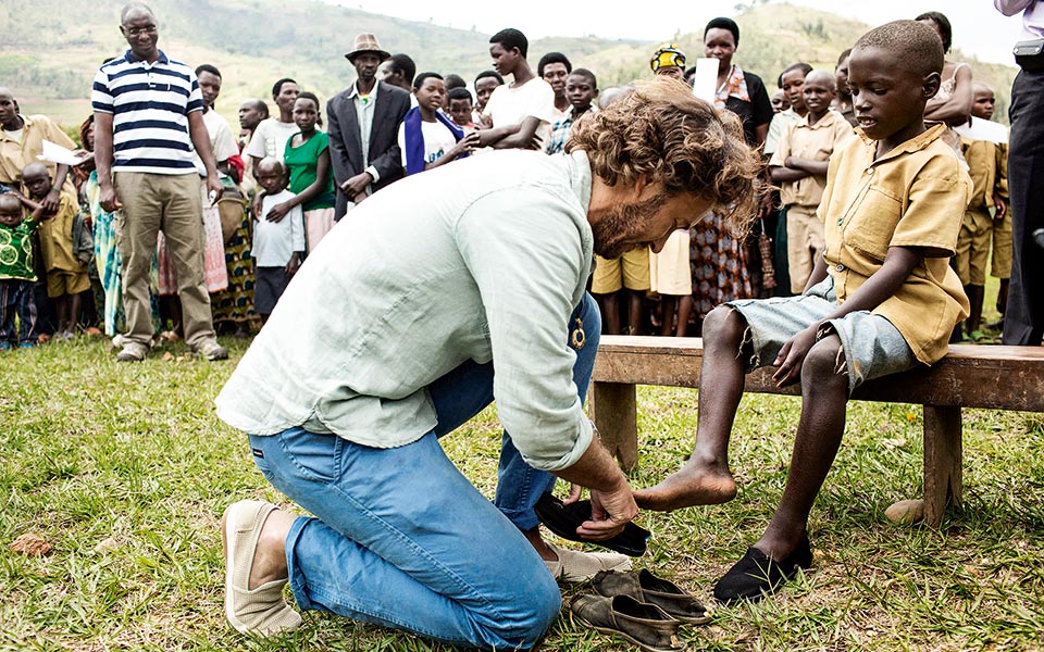 sp14_shoegive-perfsuedesabados-0178ab