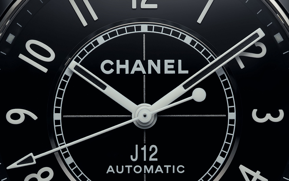 chanel-j12-zoom
