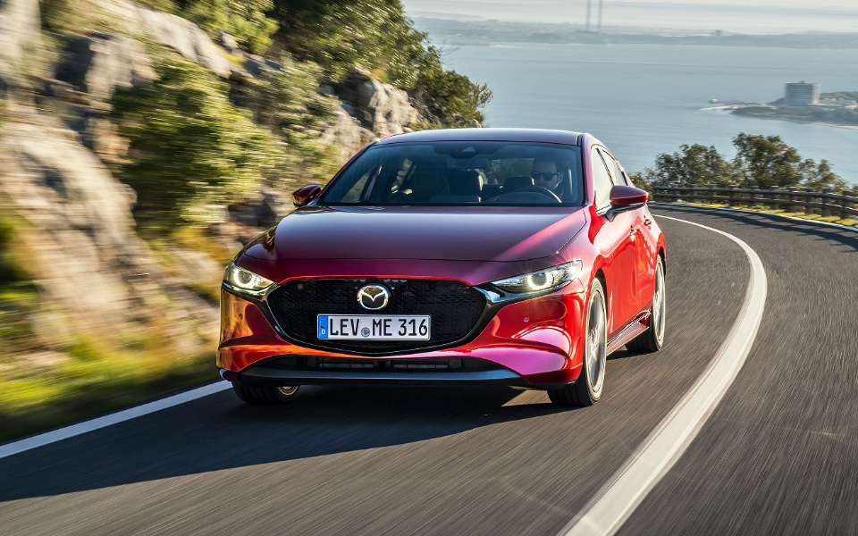 mazda3_hb_soulredcrystal_action-5-1