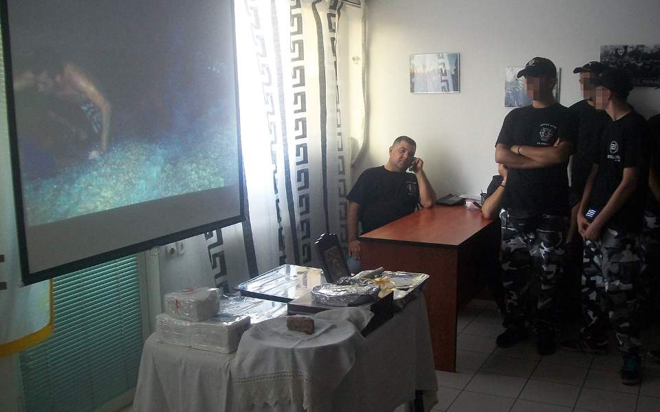 Οι διαδρομές του Ρουπακιά στη Χρυσή Αυγή-1