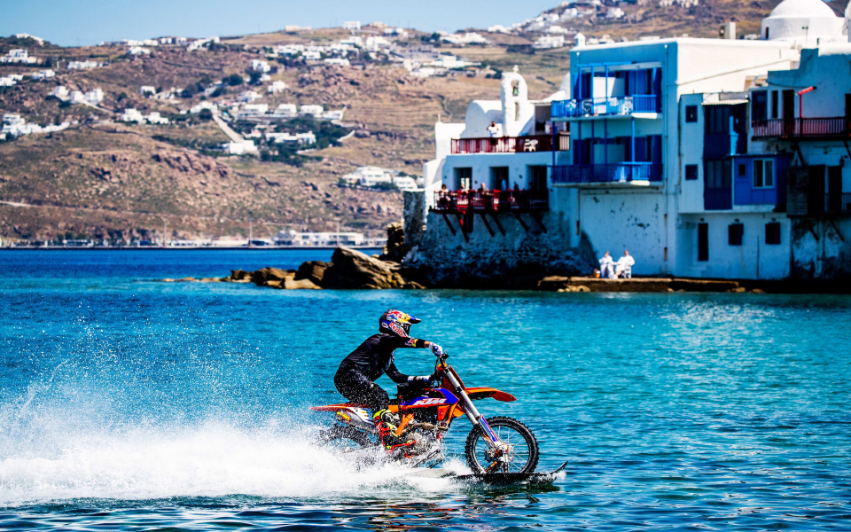 alexgrymanis_rippinmykonos