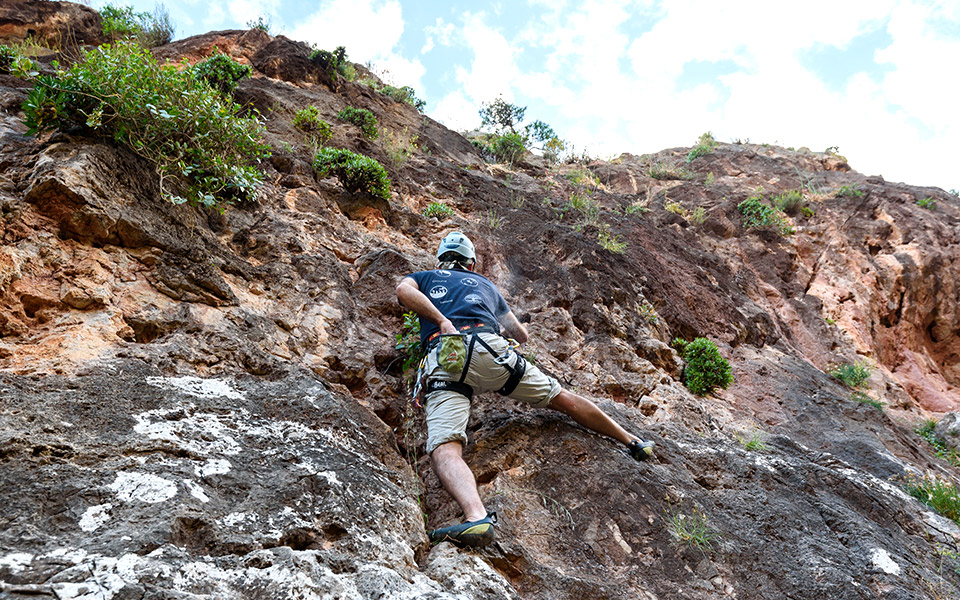 dsc_7183-anarrixhsh-sto-faraggi-twn-nekrwn-sth-zakro