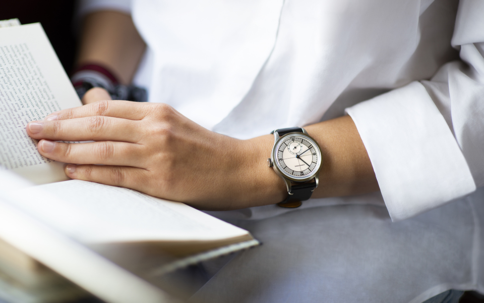 longines-heritage-classic-ladies-wrist2