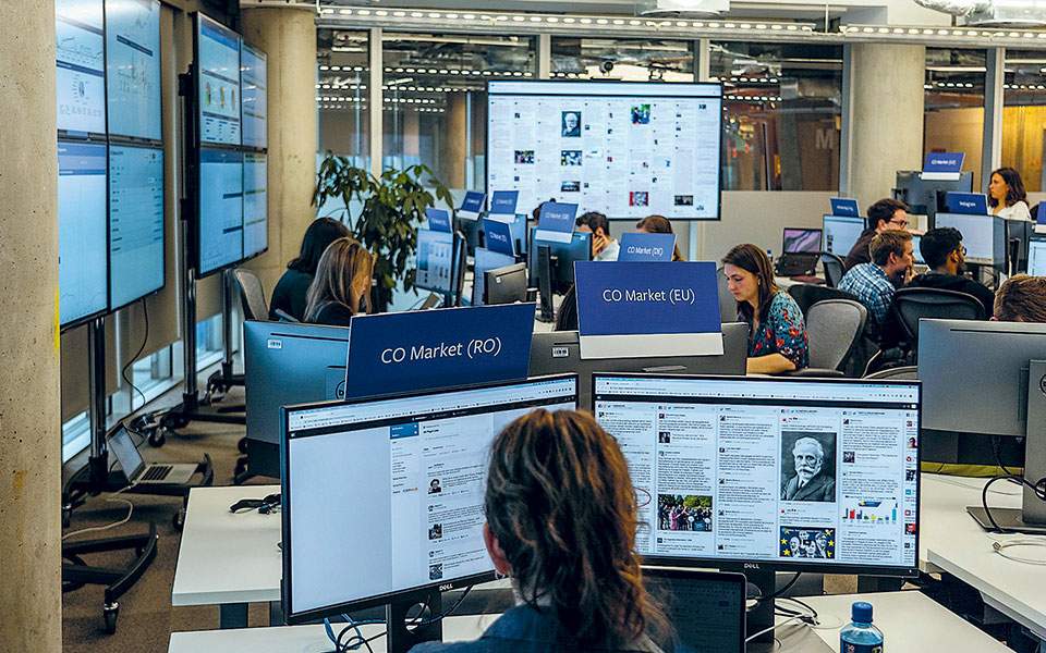 Νυχτερινή βάρδια στον σκληρό κόσμο του Facebook-1