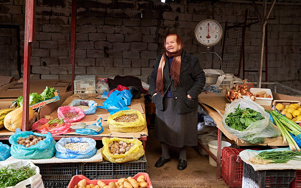 20200108_ioannina-gynaika-sti-laiki_0001