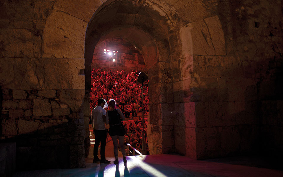 140915virus_outb07-25-20