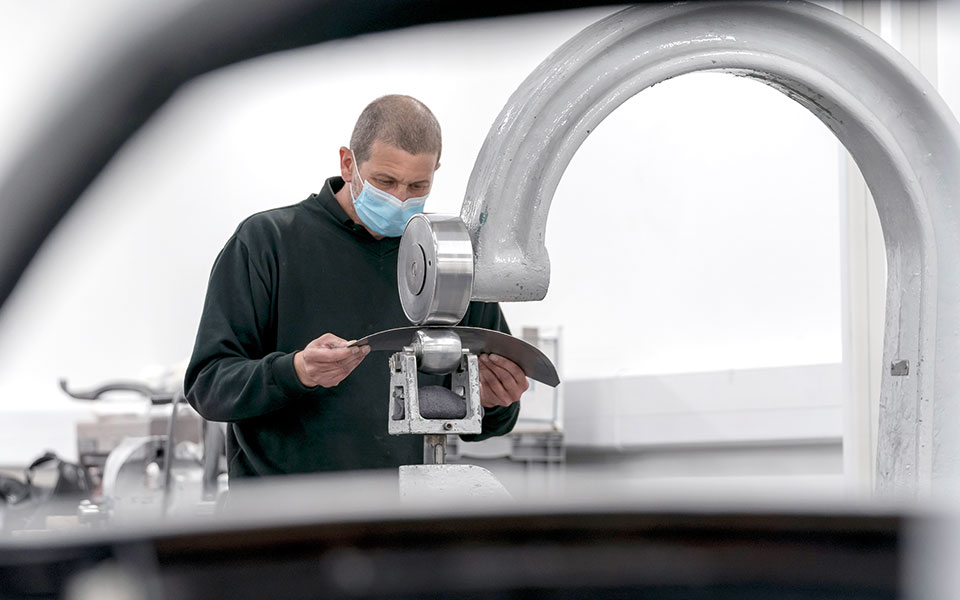 aston-martin-db5-goldfinger-continuation11-jpg