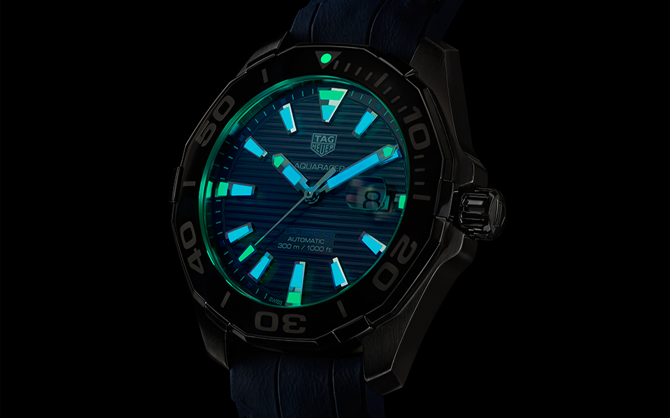 tag-heuer-aquaracer-tortoise-shell-effect-calibre-5-dark2