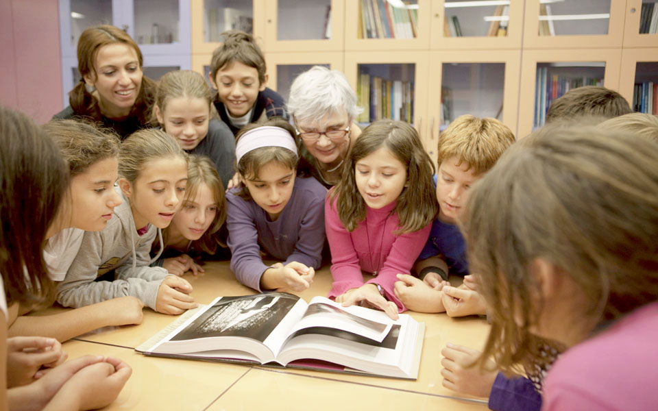 Προσκλήσεις για θεατρικές παραστάσεις και εργαστήρια στους «Ερευνητές»-1