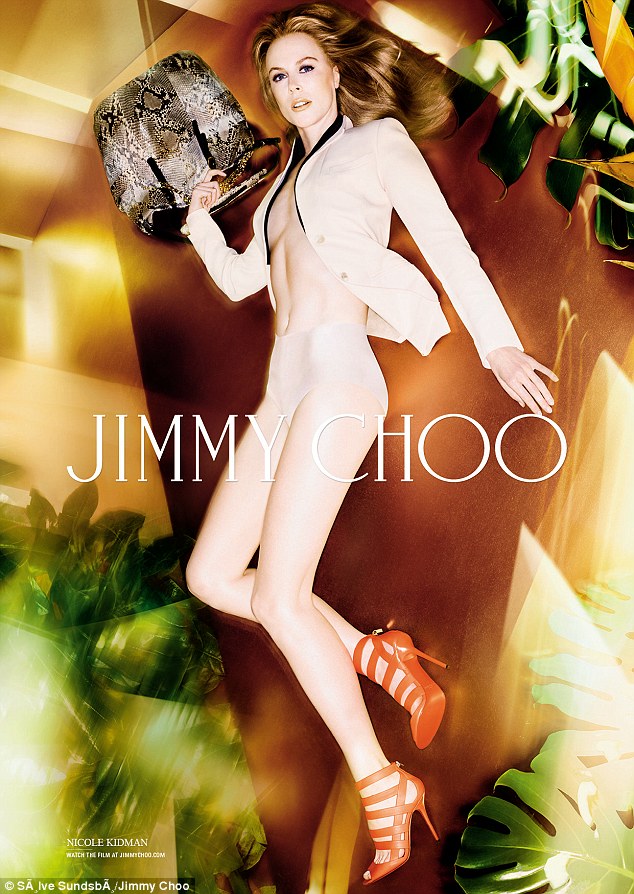 Αγνώριστη η Nicole Kidman στην Jimmy Choo καμπάνια!-2